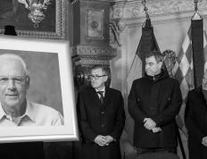 拜仁高层海纳、鲁梅尼格、赫内斯等人参与贝肯鲍尔追悼会