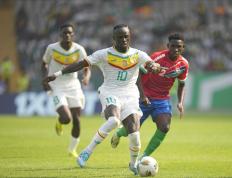 马内发威，非洲杯前冠军踢疯，3-0完胜，力压喀麦隆排名小组第一